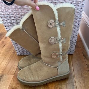 Size 10 UGG Bailey Button boots cream colored